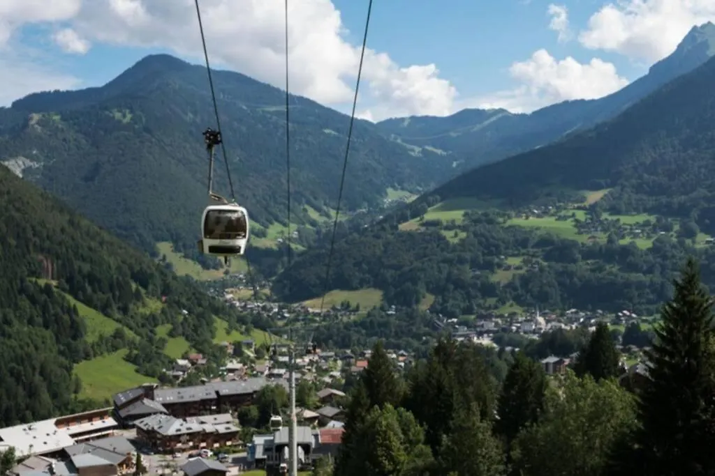 Le Relai S31 - Grand et lumineux studio avec coin montagne 4-6 pers, tout équipé, avec WIFI, à 30m des pistes avec un grand balcon, DRAPS NON COMPRIS Saint-Jean-dʼAulps 0*,  France